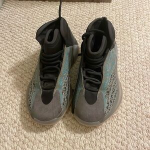 Size 7.5 female (6.5 men) adidas yeezy boost tennis shoes